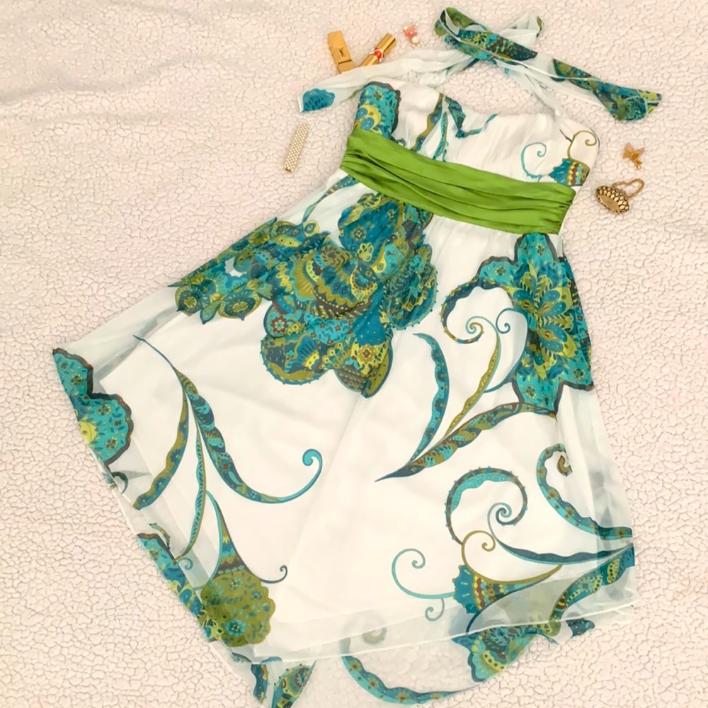 White Pattern Print Strapless Dress